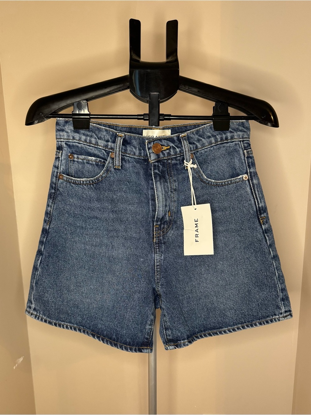 Frame The Easy Short Curse Size 25 NWT Denim Designer Casual Style OPTESH543